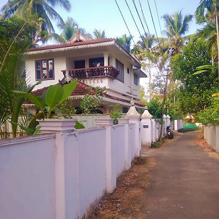 Thachattu Homestay Vaikom Bagian luar foto