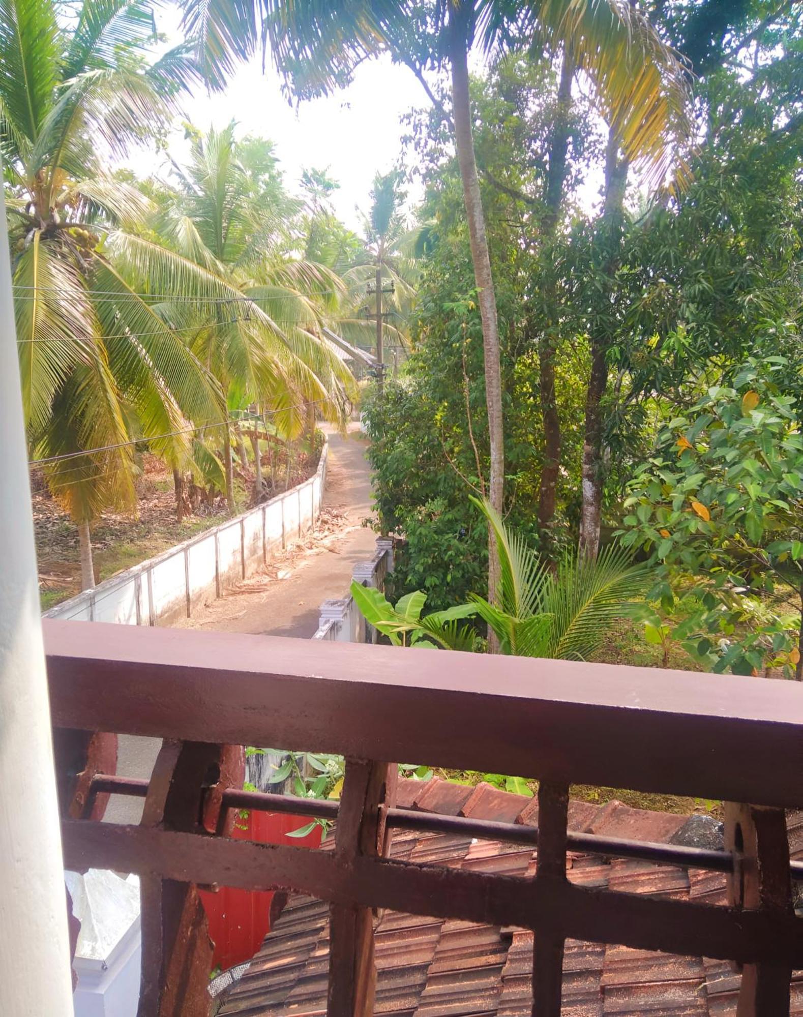 Thachattu Homestay Vaikom Bagian luar foto